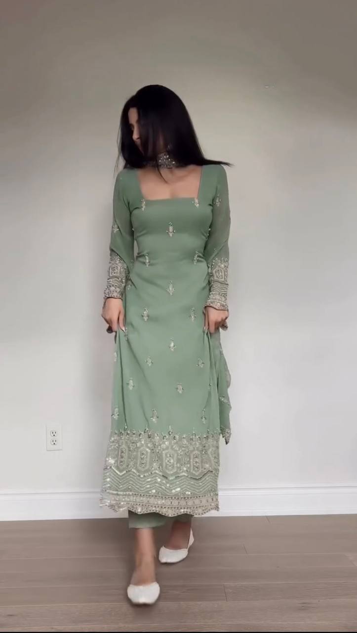A PARTY WEAR SALWAR KAMEEZ